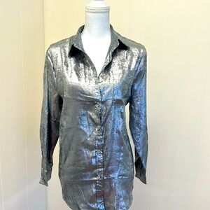 Ladies silver blouse. NEW.